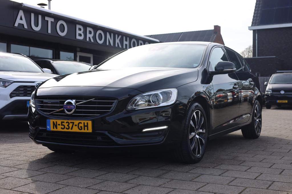 Volvo V60 1.5 T3 POLAR+ | AUT | LEDER | NAVI | CAMERA, Euro 6, 4 cilinders, Zwart, Leder