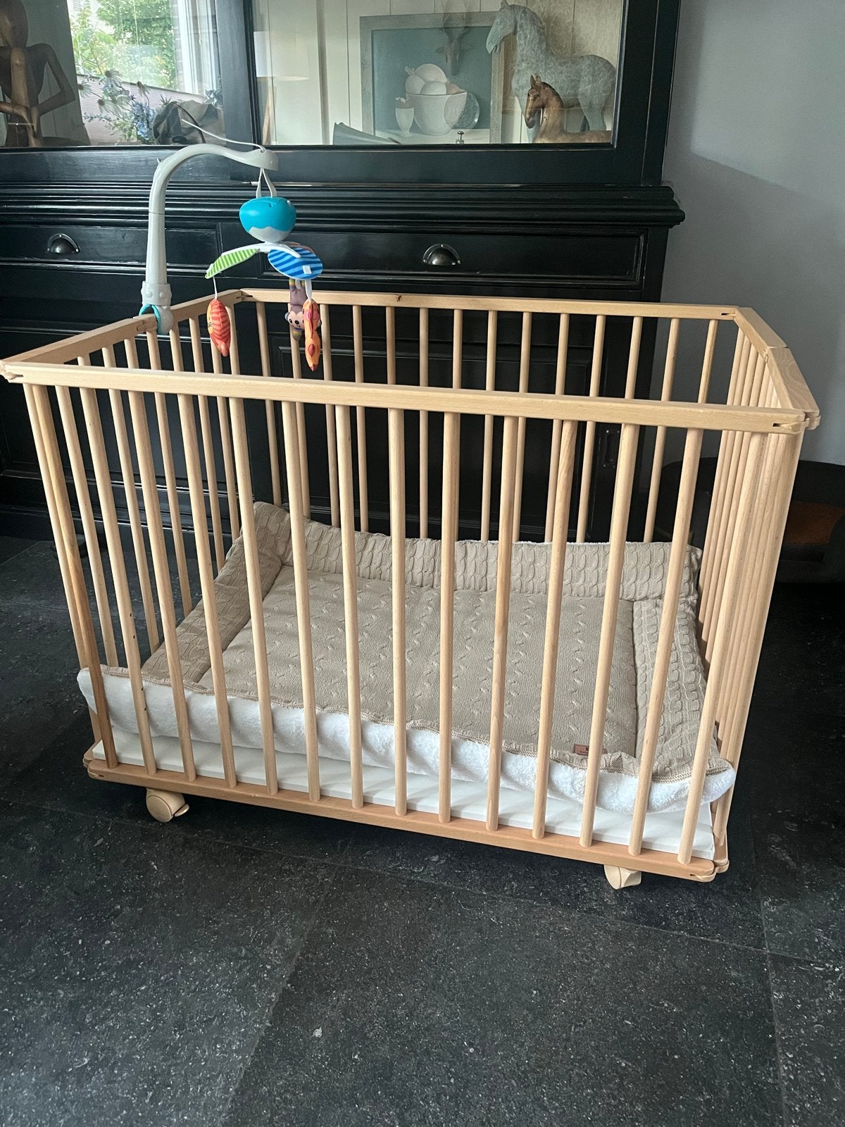 Inklapbare box Petit Amelie 100x75 met dik boxkleed, Ophalen, Zo goed als nieuw, Rechthoekig, Boxkleed