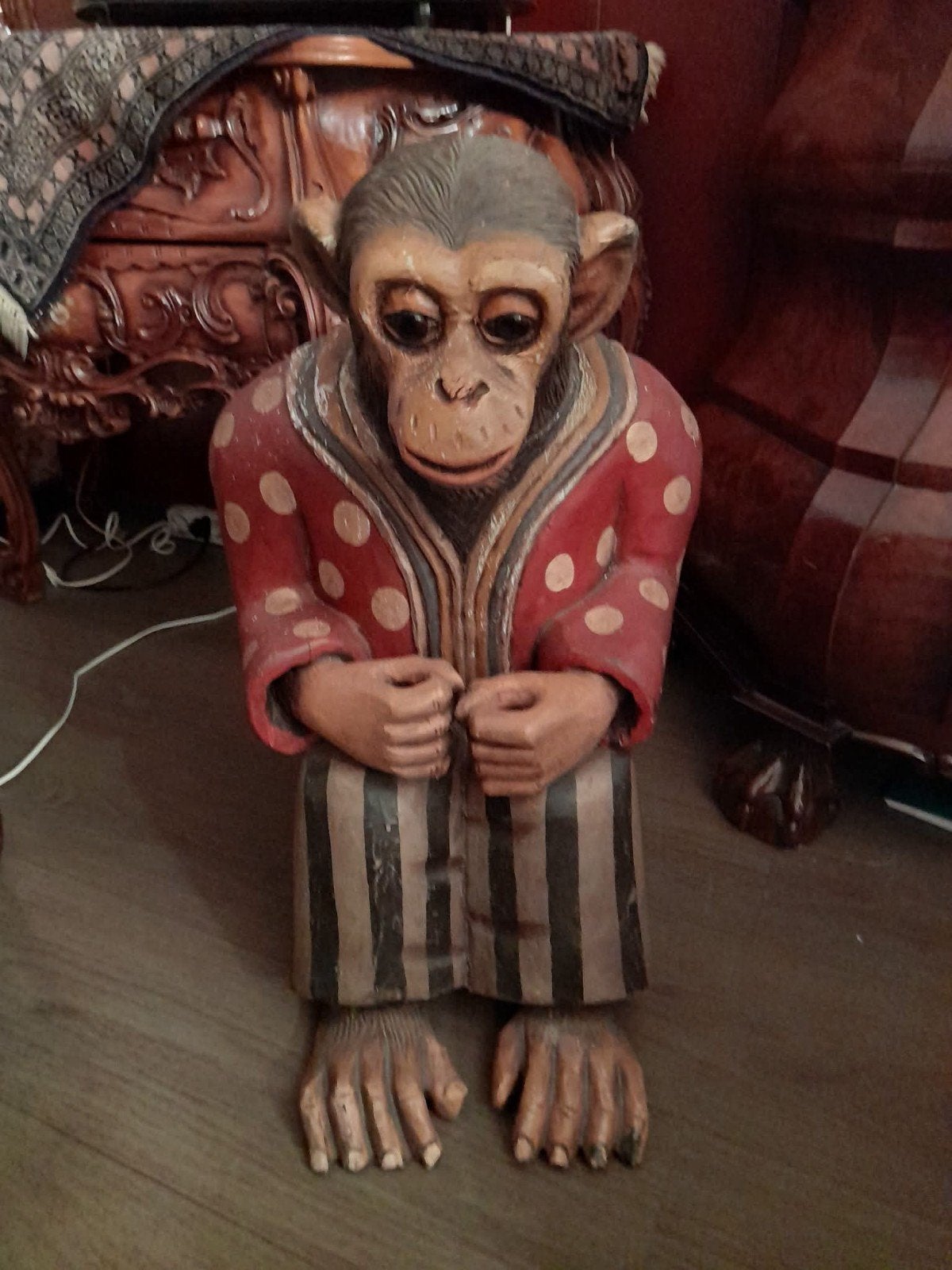Mooi groot beeld aap zittend op krukje, Antiek en Kunst, Ophalen