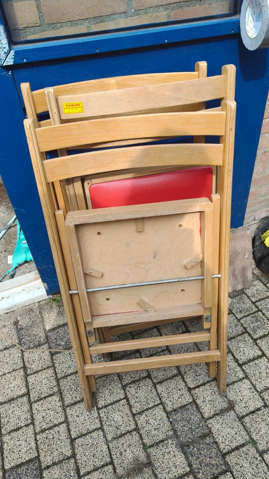 Houten klapstoelen met rode zitting (Heman), Huis en Inrichting, Ophalen, Hout, Gebruikt, Twee