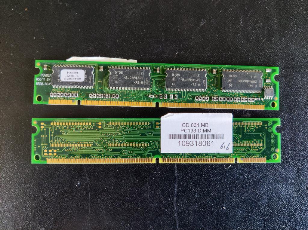 2 X 64MB PC133 DMM enkelzijdig [MEM616] SDRAM 11-4, Computers en Software, RAM geheugen, Ophalen of Verzenden, Gebruikt, Overige soorten