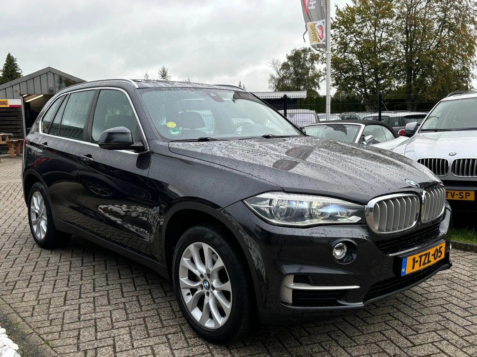 BMW X5 3.0D 2014 Pano HUD Dealerauto Trekhaak 3500 KG, Automaat, Gebruikt, 2993 cc, Bedrijf