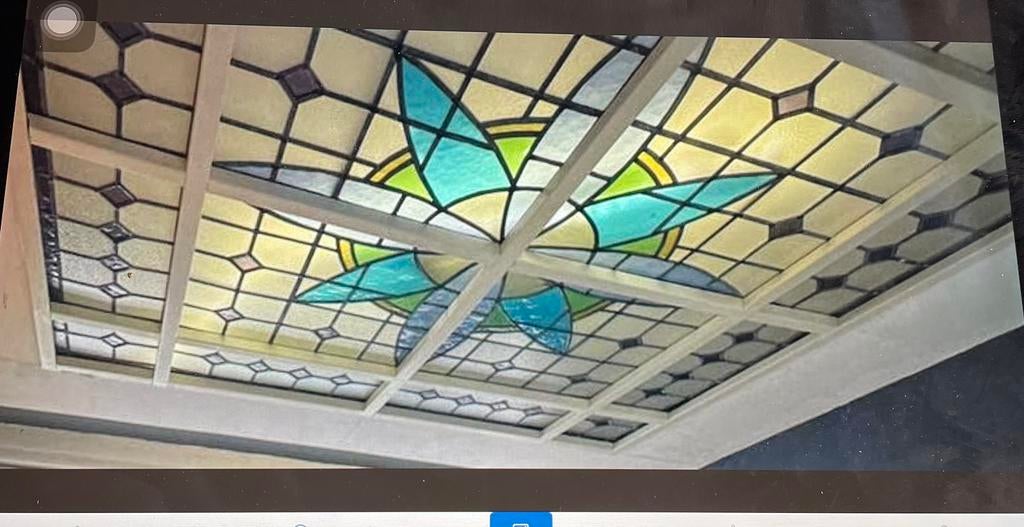 Glas in lood plafond, Ophalen