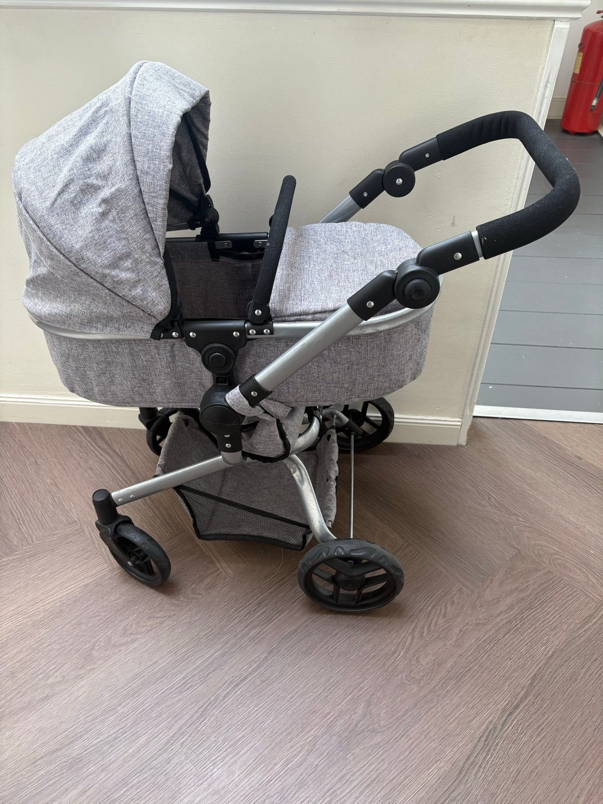 Mooie speelgoed kinderwagen voor poppen, Ophalen, Zo goed als nieuw, Jongen of Meisje