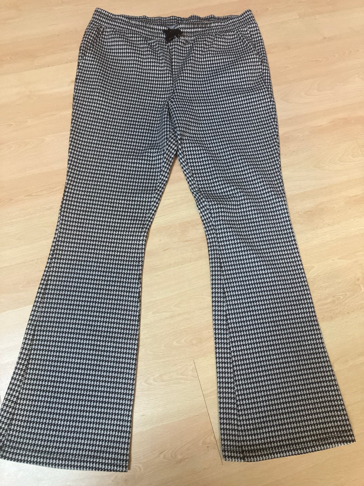 Geisha Pied-de-poule flared broek maat 42, Zwart, Maat 42/44 (L), Ophalen of Verzenden, Lang