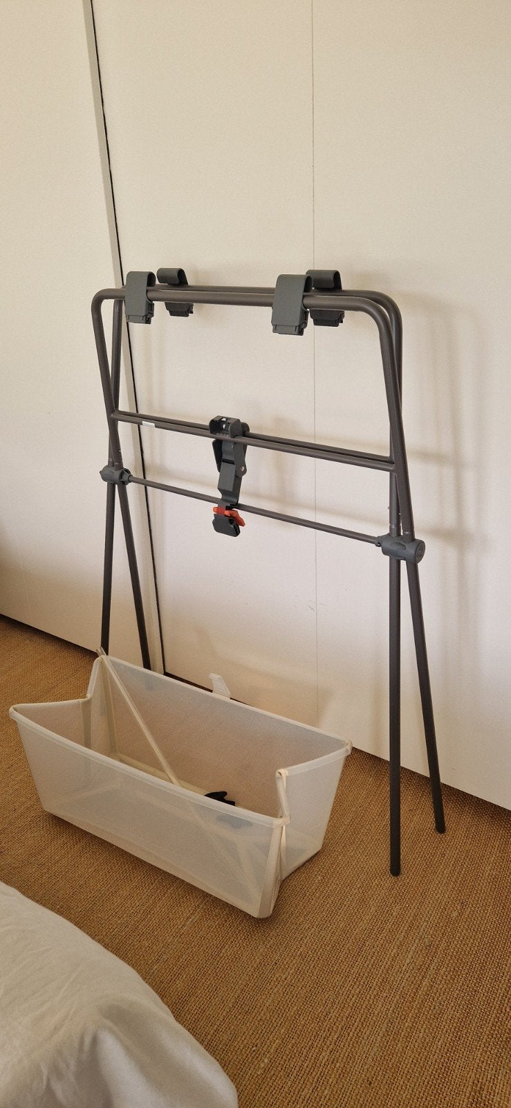 Stokke Flexi Bath in sandy beige + standaard in nieuwstaat, Kinderen en Baby's, Zo goed als nieuw, Badje, Standaard, Ophalen