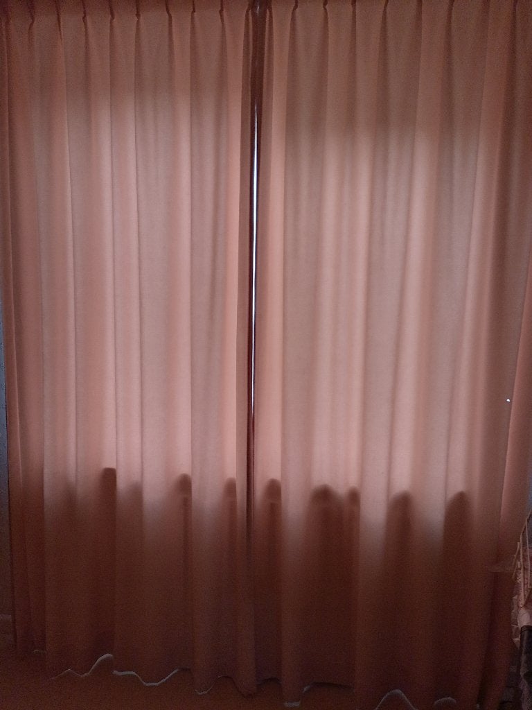 Fluweelachtige gordijnen in beige roomkleur., Crème, 200 cm of meer, Ophalen of Verzenden, Zo goed als nieuw