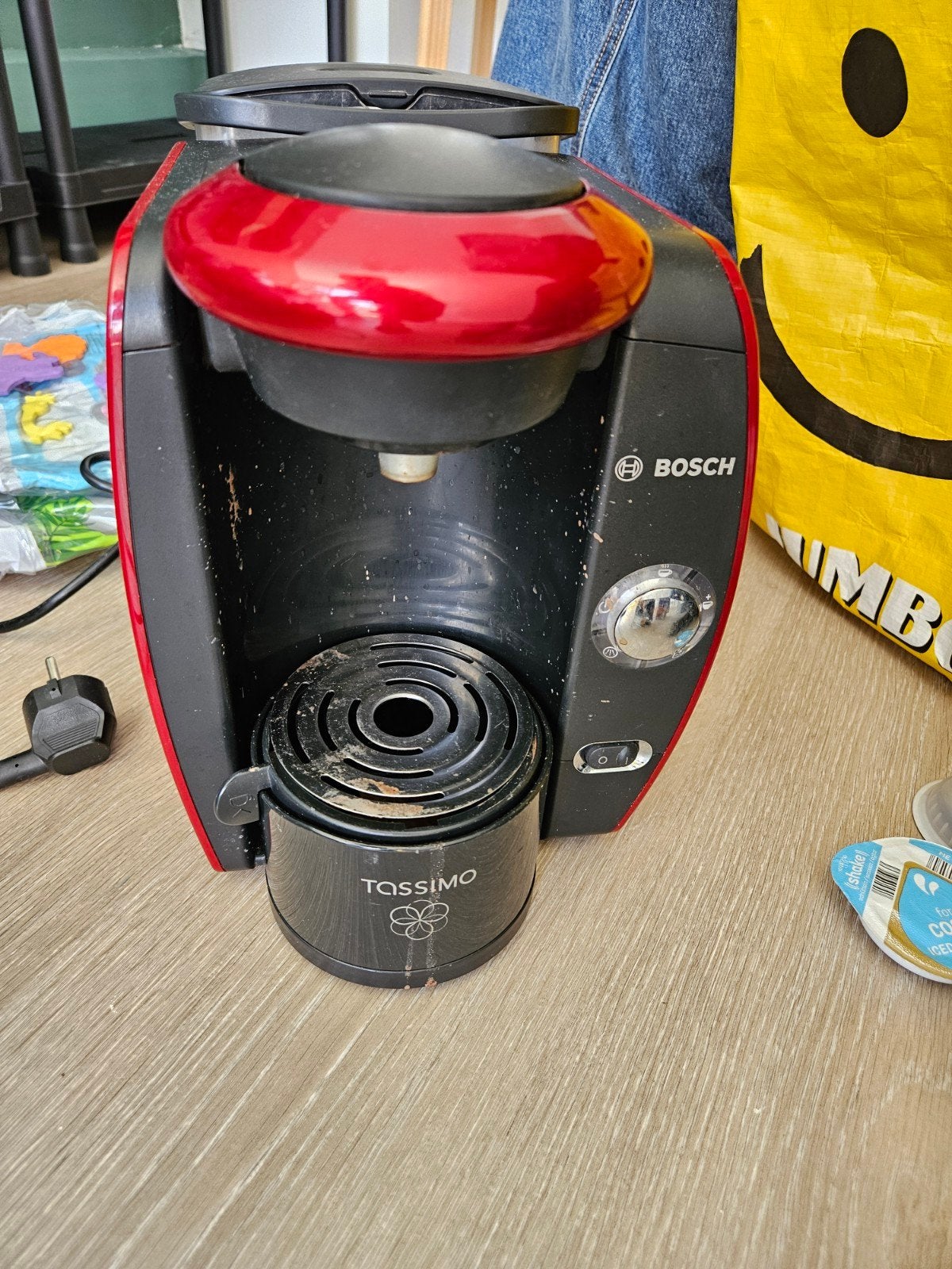 Bosch Tassimo koffiezetapparaat met diverse cups, Ophalen, Gebruikt, Koffiemachine