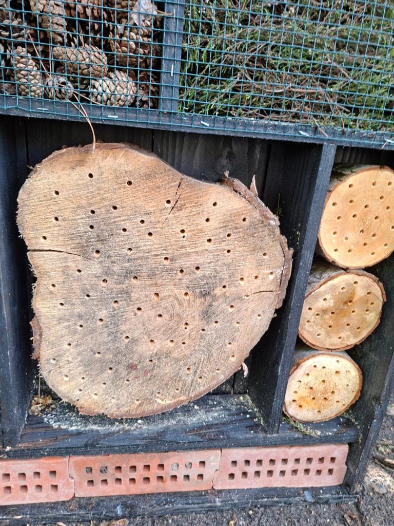 Groot insectenhotel / bijenhotel van hout, Ophalen, Nieuw, Noordsant@gmail.com, Ermelo