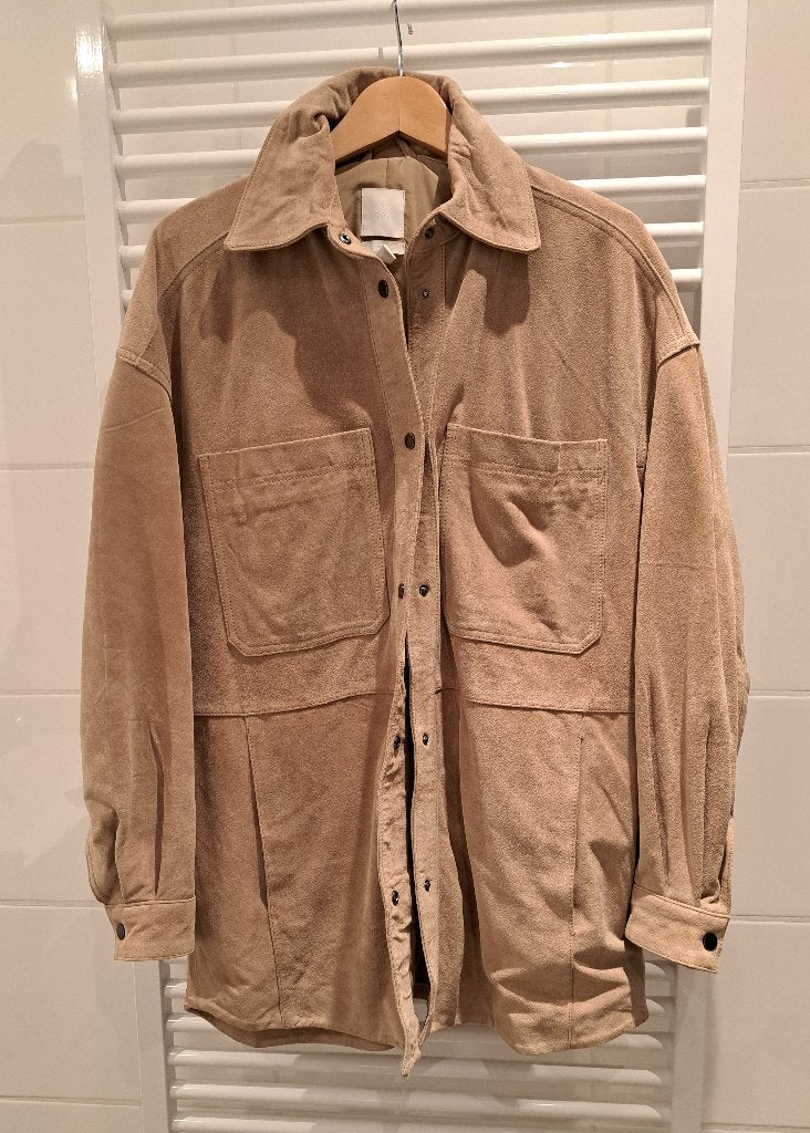 H&M stoer suède jack - S/36, H&M, Beige, Ophalen of Verzenden, Zo goed als nieuw