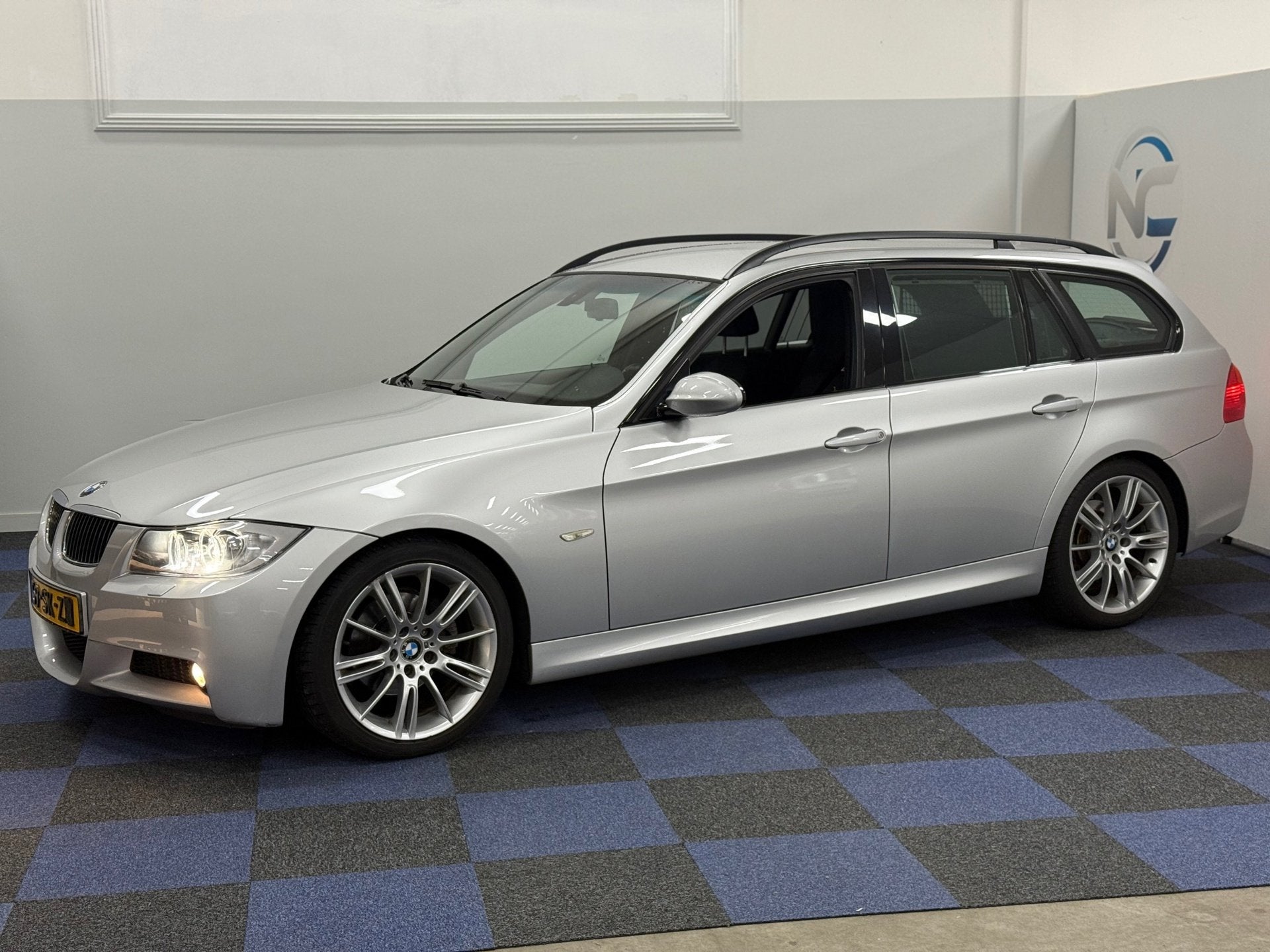 BMW 3-serie Touring 325i High Executive / ZEER NETTE AUTO /, Automaat, Dealer onderhouden, Achterwielaandrijving, Gebruikt