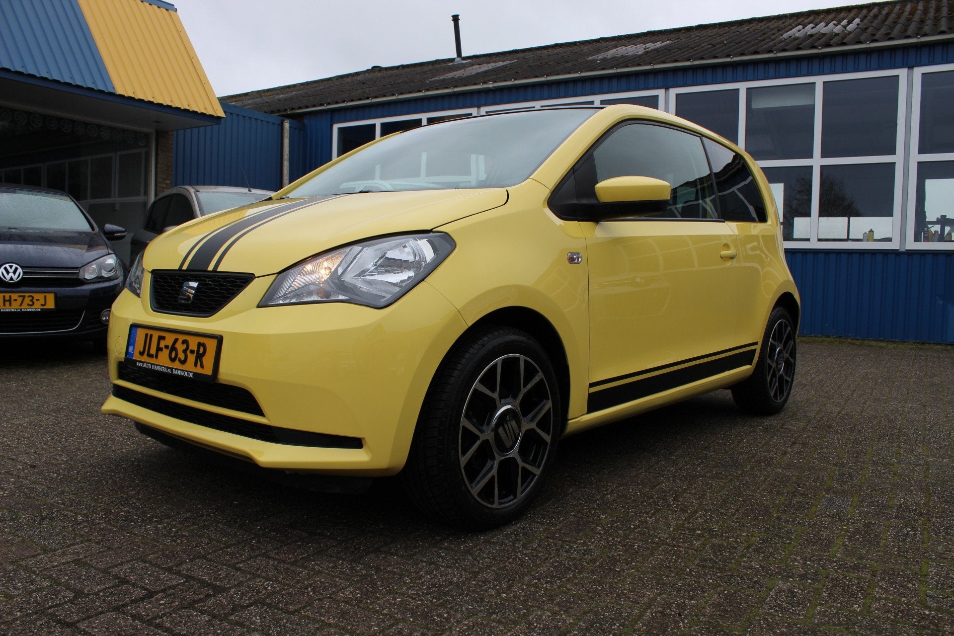 SEAT Mii 1.0i "Style" Airco - Cruise - PDC ! (bj 2017), Auto's, Voorwielaandrijving, Stof, Gebruikt, Zwart
