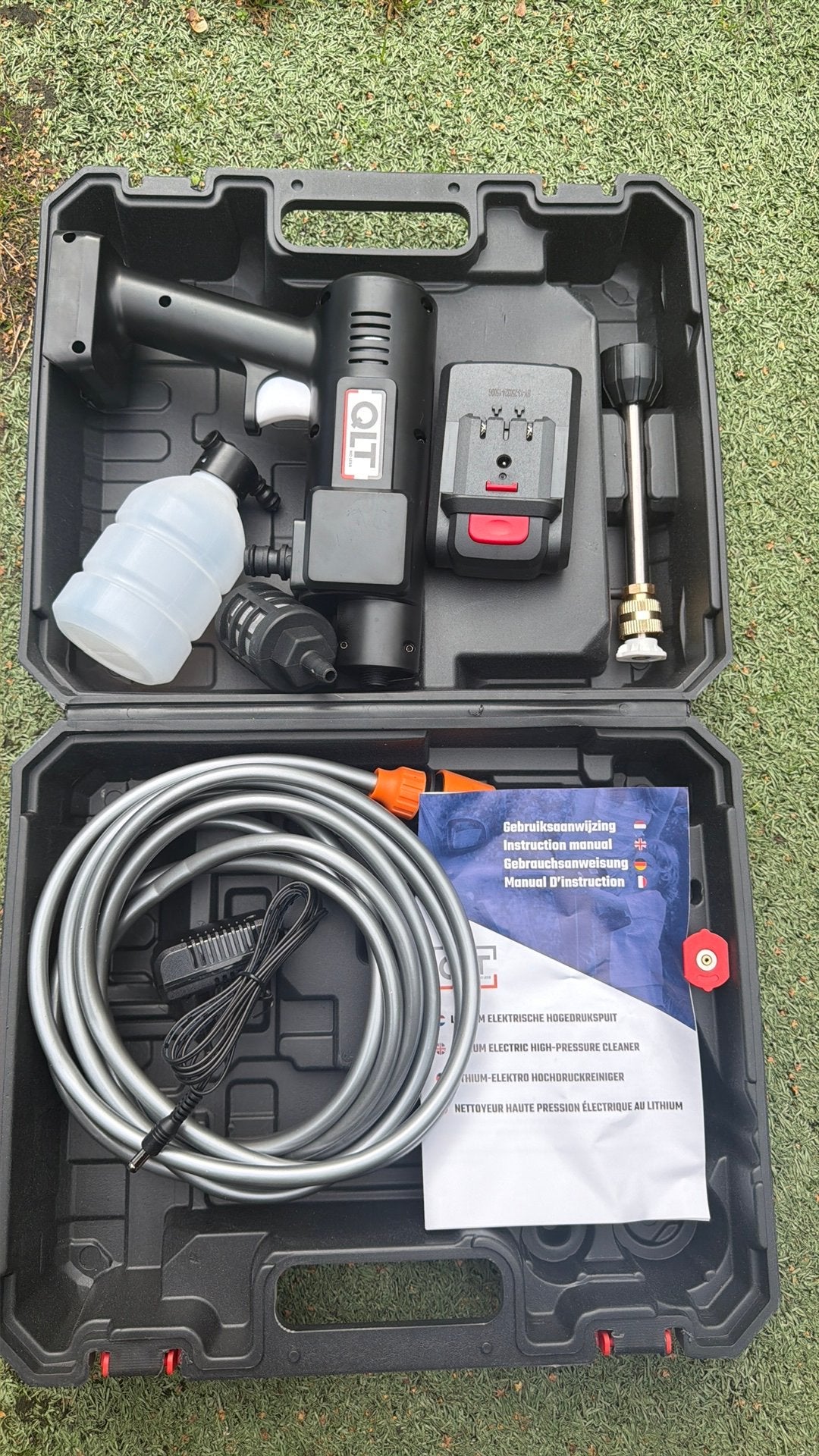 QLT Lithium Elektrische Hogedrukspuit, Ophalen of Verzenden, Zo goed als nieuw, Accu, Met regelbare waterdruk