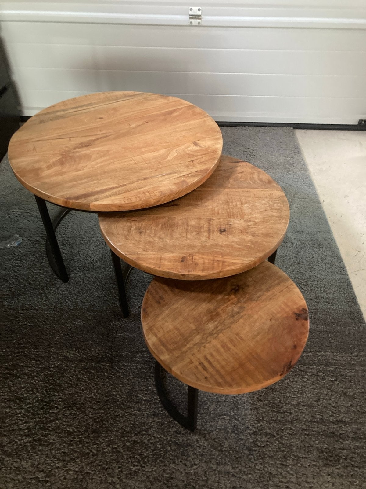 Set van 3 ronde salontafels van mangohout en metaal, Huis en Inrichting, Tafels | Salontafels, Ophalen, 50 – 75, Gebruikt, Rond