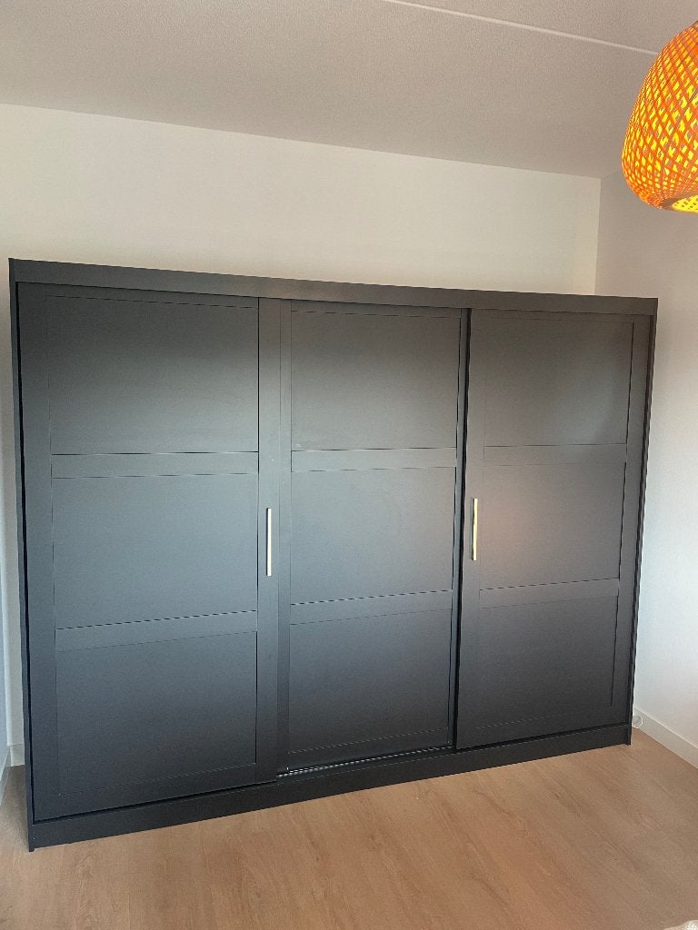 Zwarte kledingkast van Meubella, Ophalen, Met deur(en), Gebruikt, 200 cm of meer