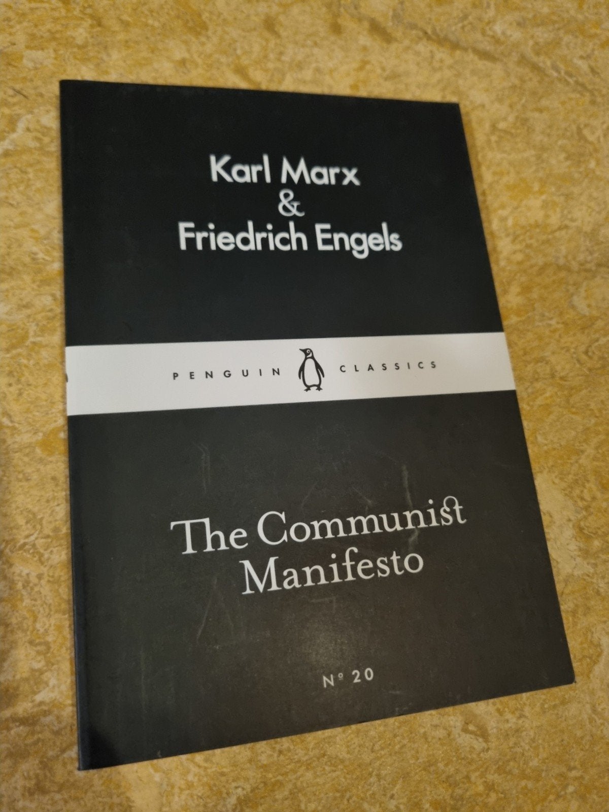 Karl Marx - The Communist Manifesto, Ophalen of Verzenden, Zo goed als nieuw, Mode algemeen, Karl Marx