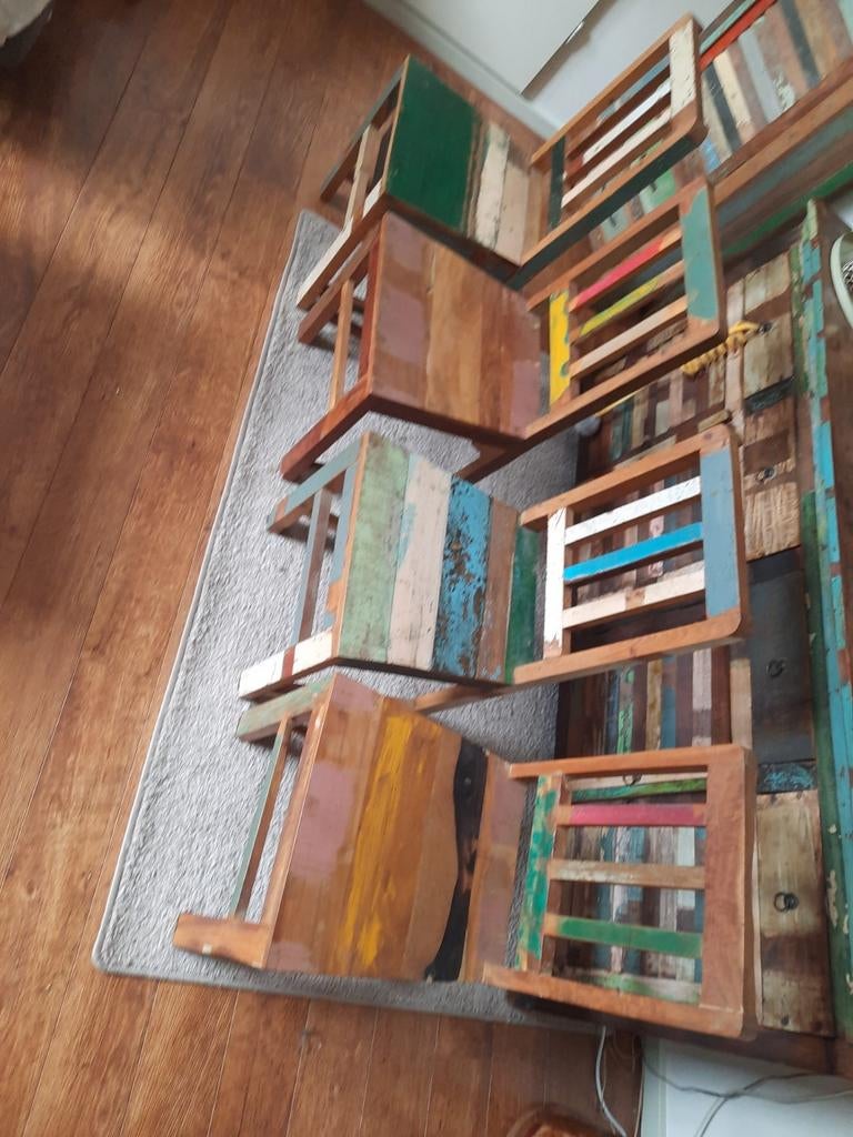 Gerecycled eettafel stoelen, Ophalen