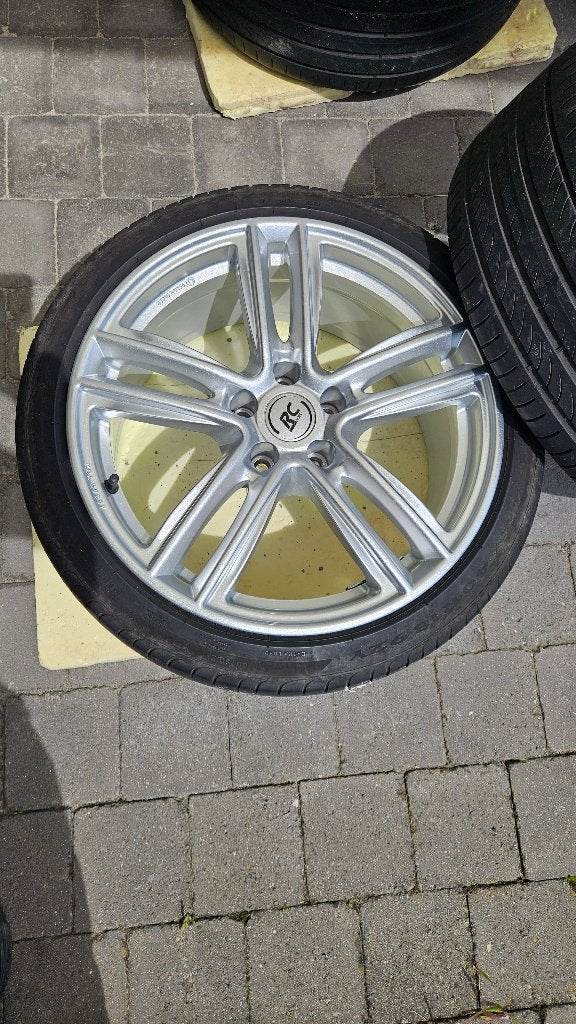 RC Design RC27 18" velgen + Pirelli banden, 18 inch, Banden en Velgen, Ophalen of Verzenden, Zomerbanden