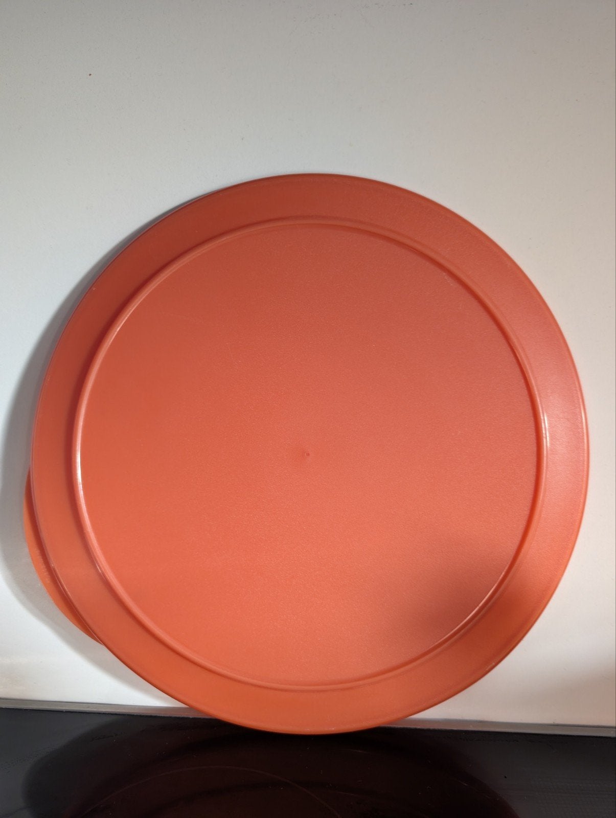 Tupperware deksel serveer kom groot 31 cm, Huis en Inrichting, Keuken | Tupperware, Ophalen of Verzenden, Zo goed als nieuw, Oranje