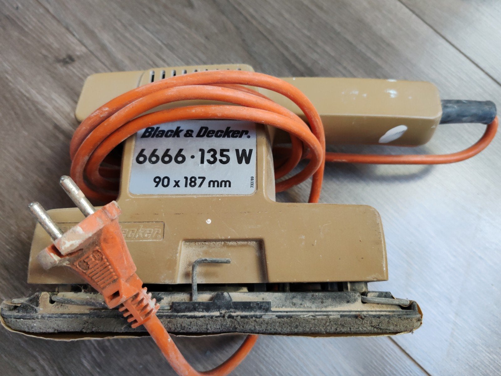 Black & Decker 6666-135W vlakschuurmachine, Ophalen of Verzenden, Gebruikt, Minder dan 600 watt, Vlakschuurmachine