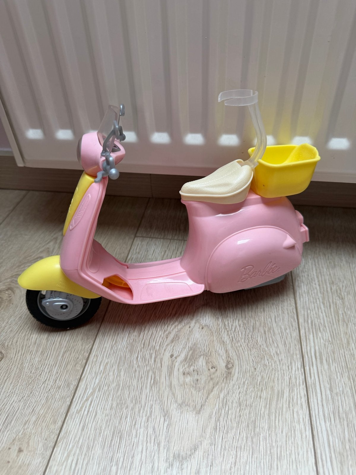 Barbie Vespa Roze Scooter Speelgoed, Ophalen of Verzenden, Zo goed als nieuw