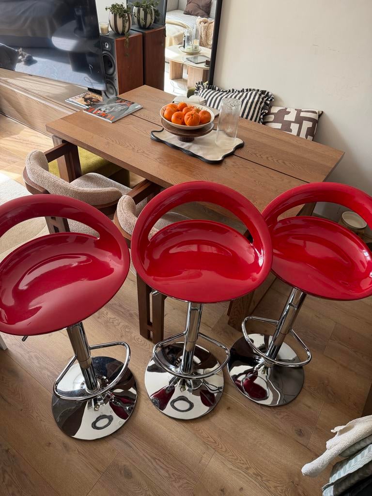 3 rode barkrukken - In hoogte verstelbaar en draaibaar, Ophalen, Kunststof, In hoogte verstelbaar, Zo goed als nieuw