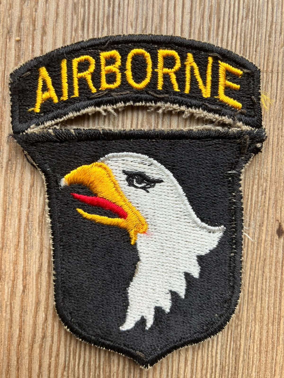 Patch screaming eagle en stars and strips mouw/ tafelvlag, Verzamelen, Ophalen of Verzenden, Amerika, Embleem of Badge