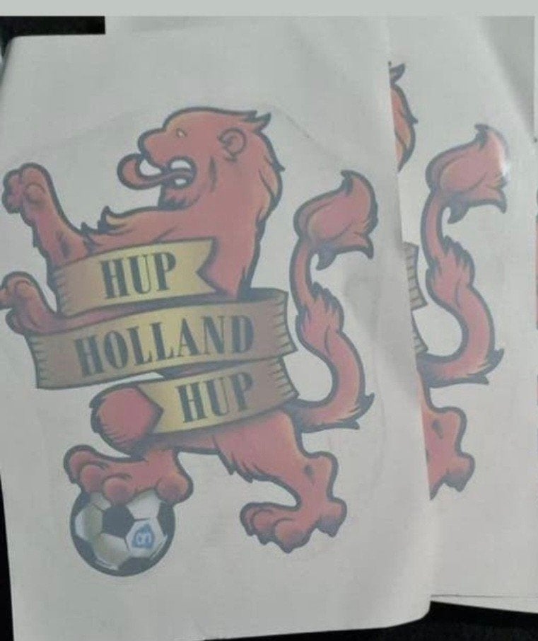 2x Wk Oranje raamsticker HupHollandHup leeuw A3formaat samen, Albert Heijn, Ophalen of Verzenden