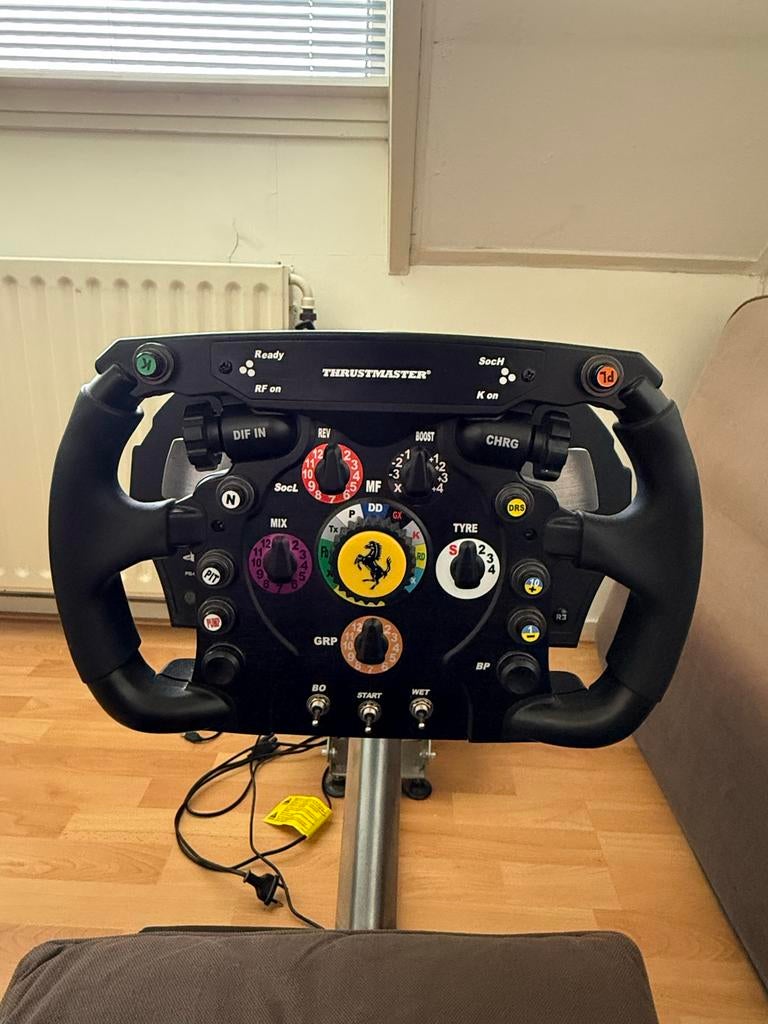 Thrustmaster T300RS GT + Thrustmaster F1 stuur met Playseat, Spelcomputers en Games, Spelcomputers | Sony PlayStation Consoles | Accessoires