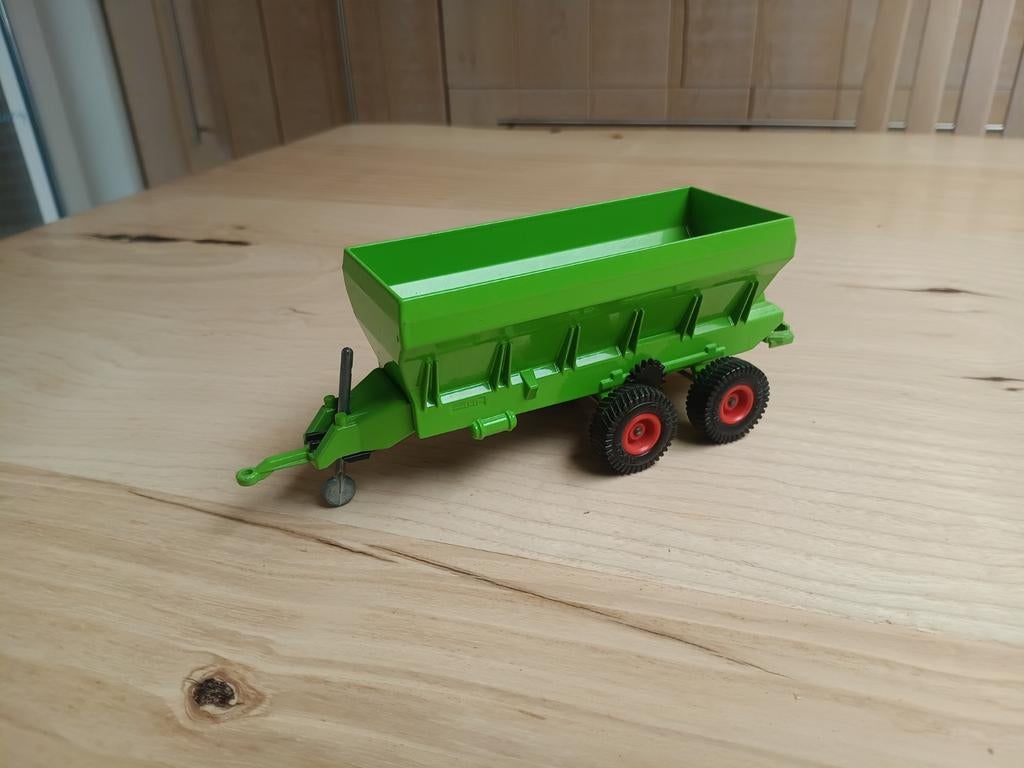 Siku Voederwagen 1:32 met werkende lopende band, Ophalen of Verzenden, Gebruikt