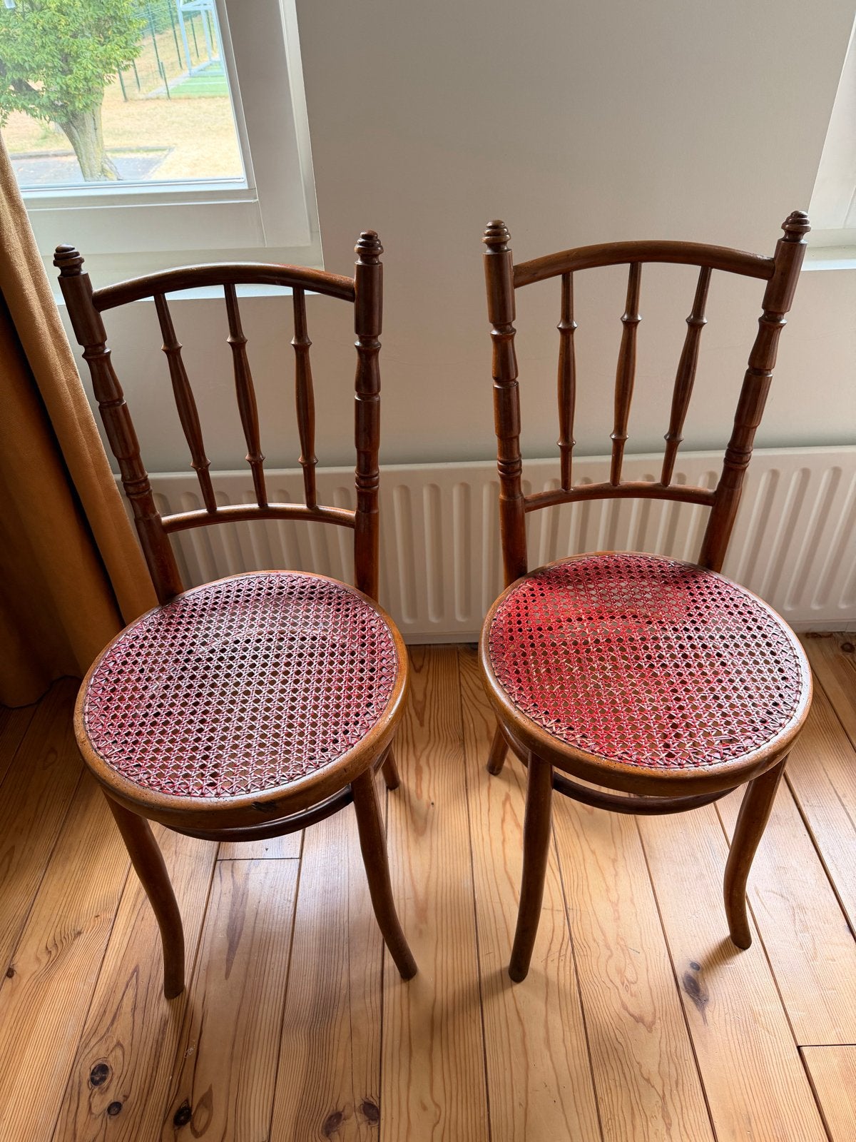 Set van 2 vintage houten stoelen met rieten zitting, Ophalen