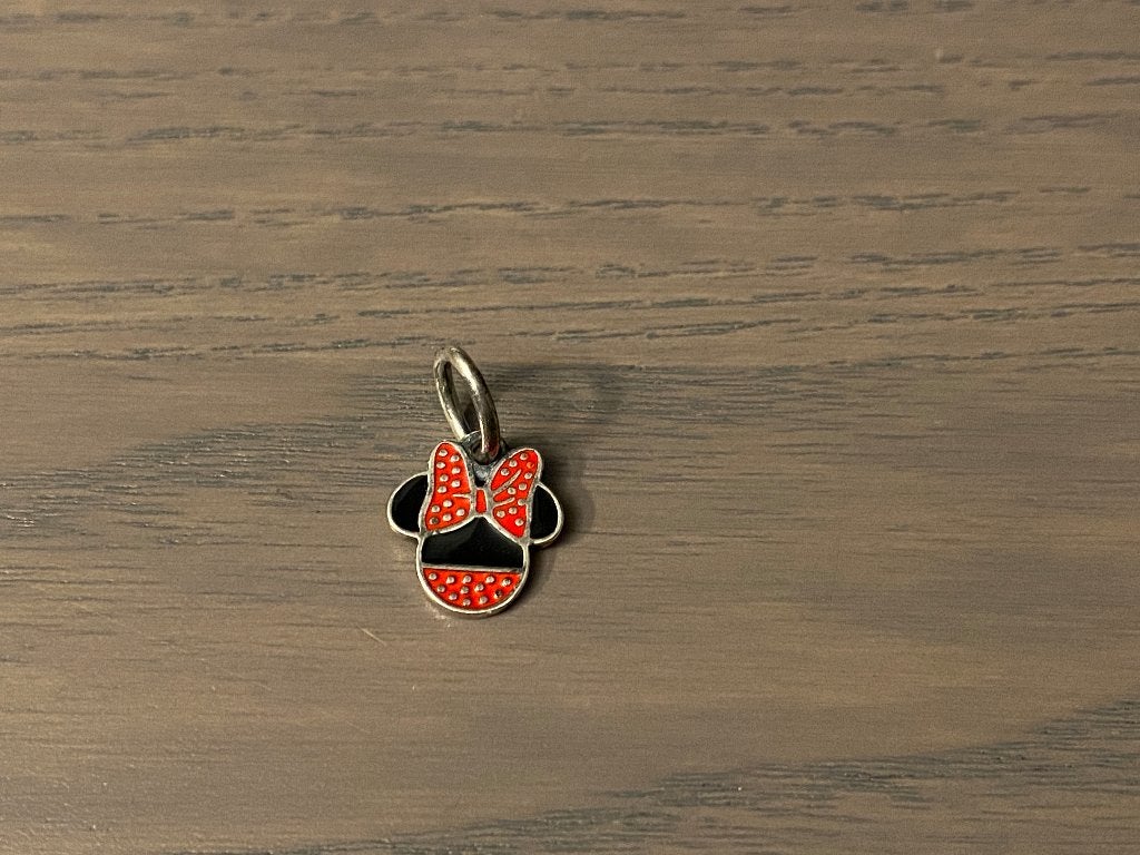 Minnie mouse bedel kan op pandora armband, Overige merken, Overige materialen, Ophalen of Verzenden, Zo goed als nieuw