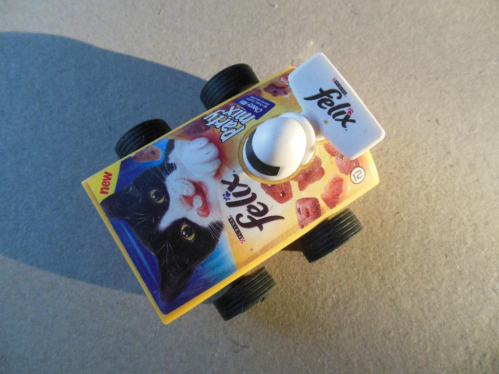 1 Felix reclame race-autootje (6,5 x 5 x3 cm), Ophalen of Verzenden, Zo goed als nieuw, Overige typen