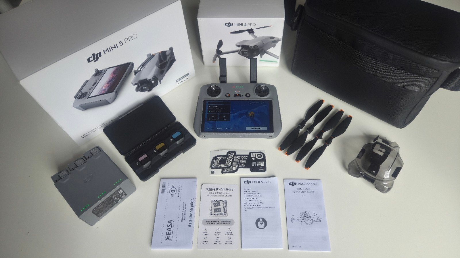 DJI Mini 5 Pro Drone - Zo goed als nieuw, 30 tot 45 minuten, Cameradrone, Extra accu('s), Ophalen of Verzenden