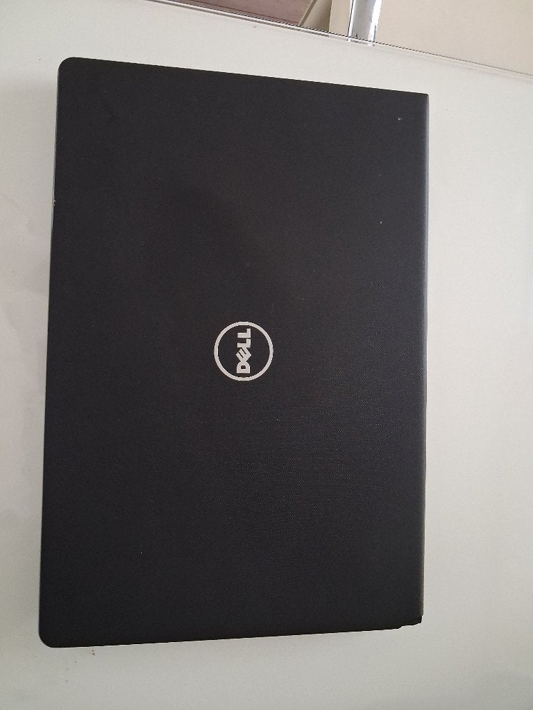 Dell Vostro 15- model 3568- 250 SSD 8 ddr4 Ram 15’ FHD W11, Computers en Software, Ophalen, Gebruikt, 2 tot 3 Ghz, 8 GB