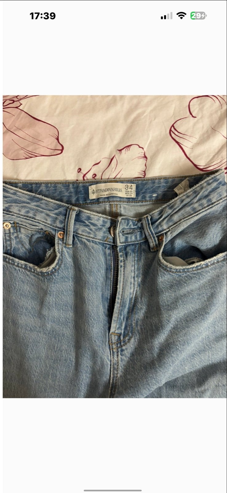 Stradivarius jeans maat 34, Ophalen of Verzenden, Zo goed als nieuw, Blauw, W27 (confectie 34) of kleiner