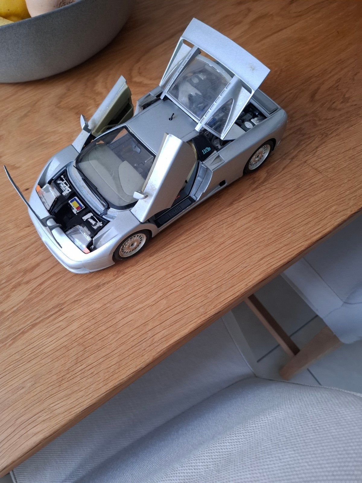 Bugatti EB 110 (1990) modelauto 1:18 Bburago, Hobby en Vrije tijd, Modelauto's | 1:18, Ophalen