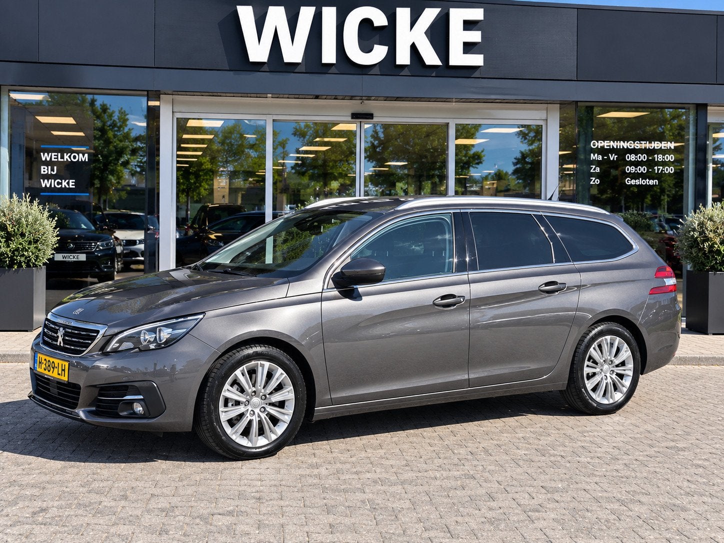 Peugeot 308 SW 1.2 PureTech Blue Lease Premium Panorama Trek, Voorwielaandrijving, Stof, Gebruikt, 1199 cc