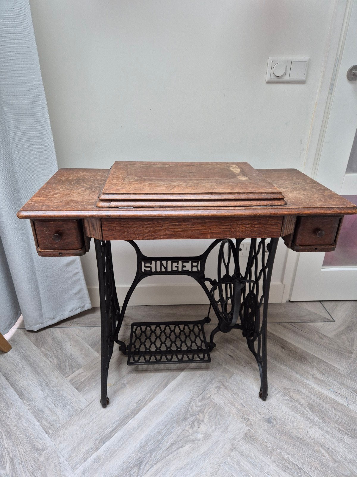 Antieke Singer Naaimachine met Houten Tafel, Ophalen