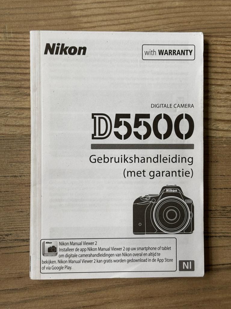 Nikon D5500 Gebruikershandleiding nederlandstalig, Ophalen of Verzenden, Zo goed als nieuw
