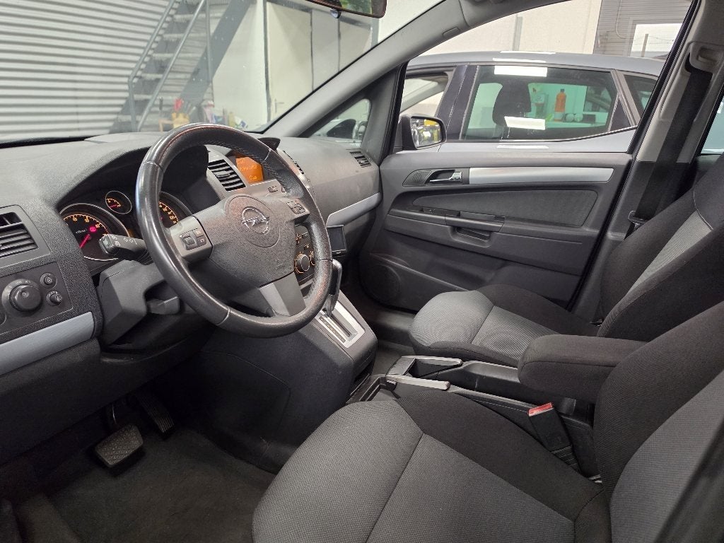 Opel Zafira 2.2 Enjoy 7-Pers Automaat Nw APK ✅, Auto's, Automaat, Verwarmde buitenspiegels, Gebruikt, 4 cilinders