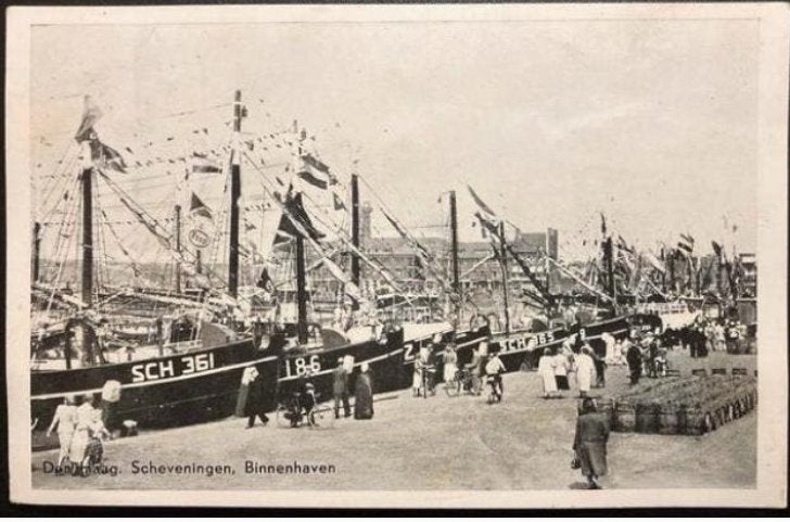 Scheveningen Vlaggetjesdag  Haringtonnen, Ophalen of Verzenden, Zuid-Holland