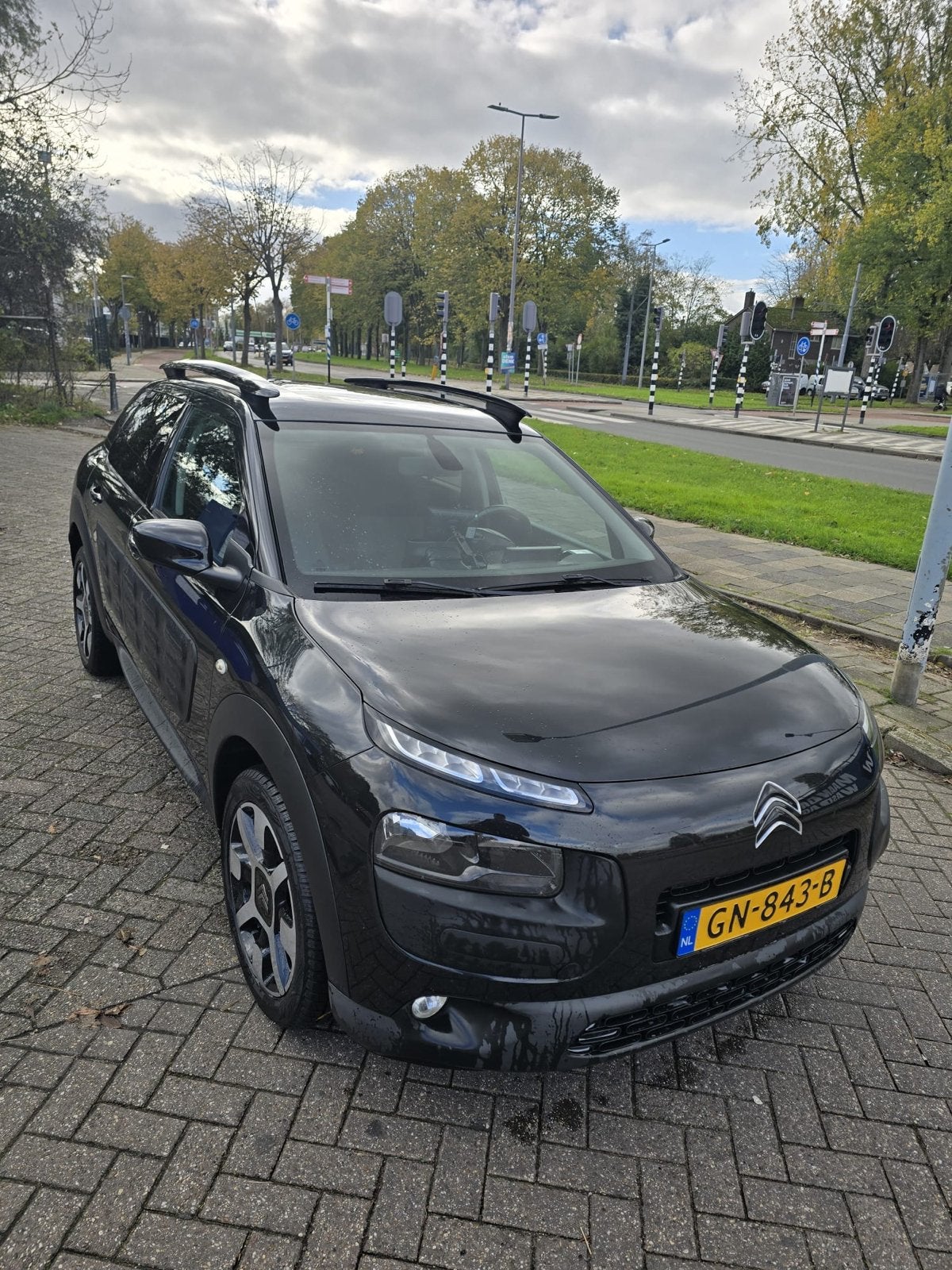 Citroën C4 Cactus 1.2 E-thp 110 2015 Zwart, 40 €/maand, 1199 cc, 995 kg, Zwart