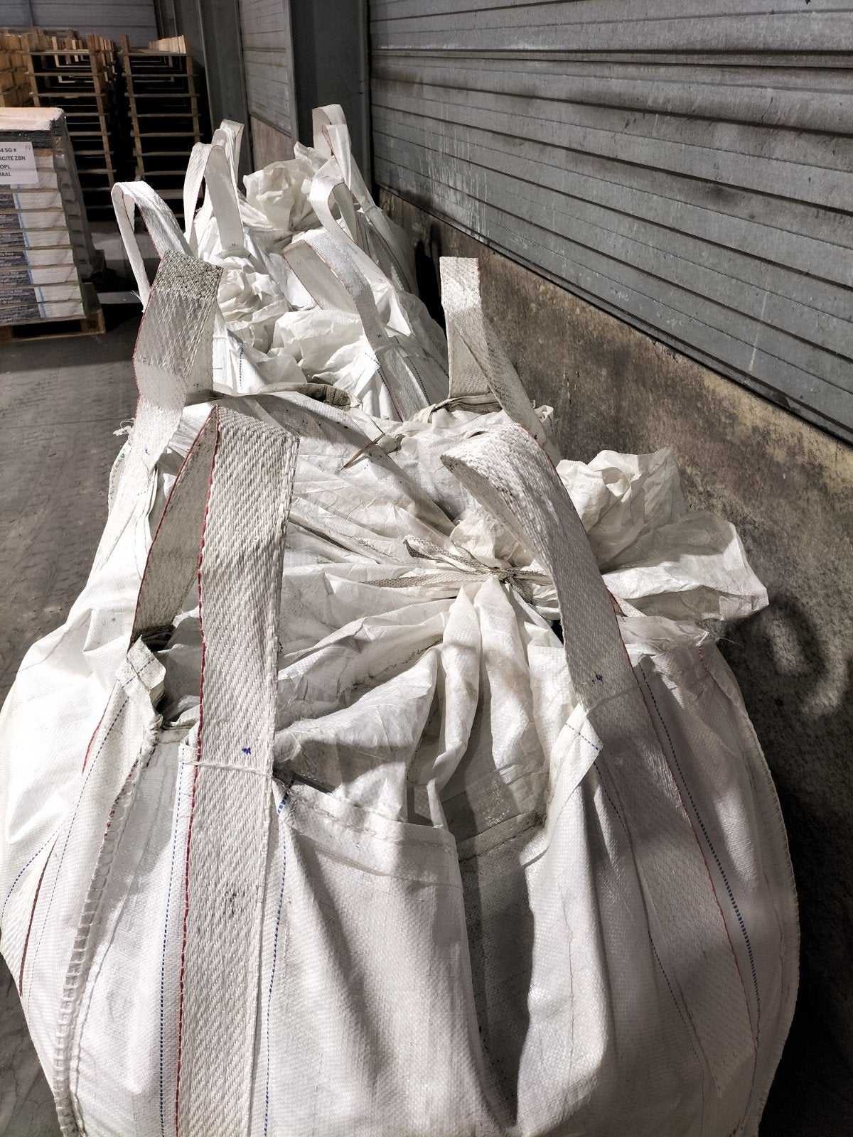 Gratis. +/- 2000 KG CEM II B/S 52,5N cement, Ophalen