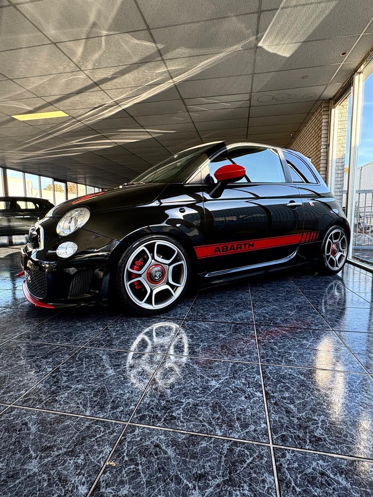 Fiat 500 Abarth 1.4 T-Jet - 2008 - 107.xxx km, 135 pk, 40 €/maand, 4 cilinders, 4 stoelen