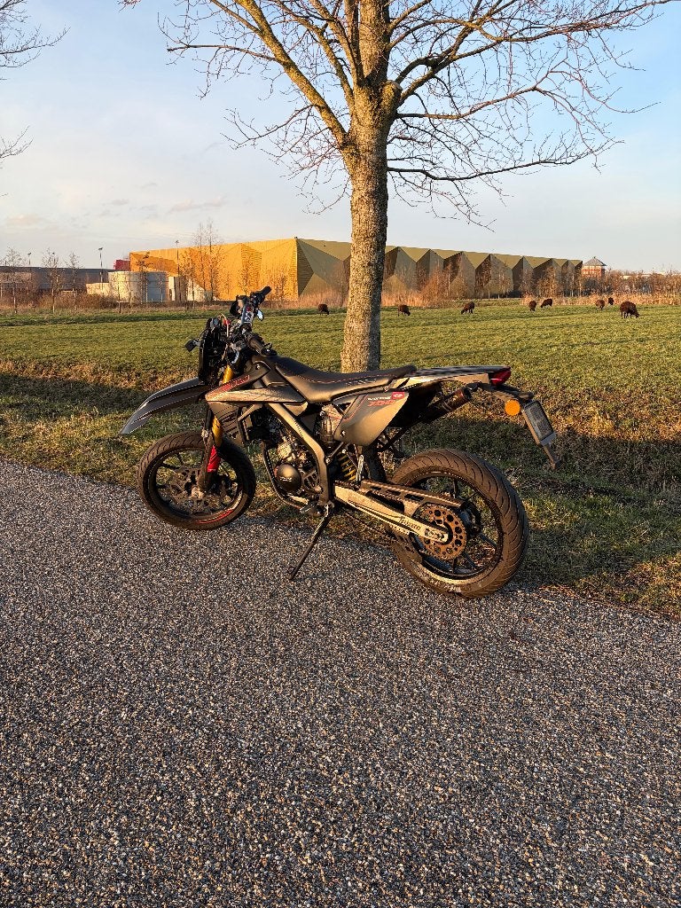 Rieju MRT 50 Pro 2020 | Zeer netjes | Stage6 & Voca upgrades, Fietsen en Brommers, Brommers | Overige merken, Zo goed als nieuw
