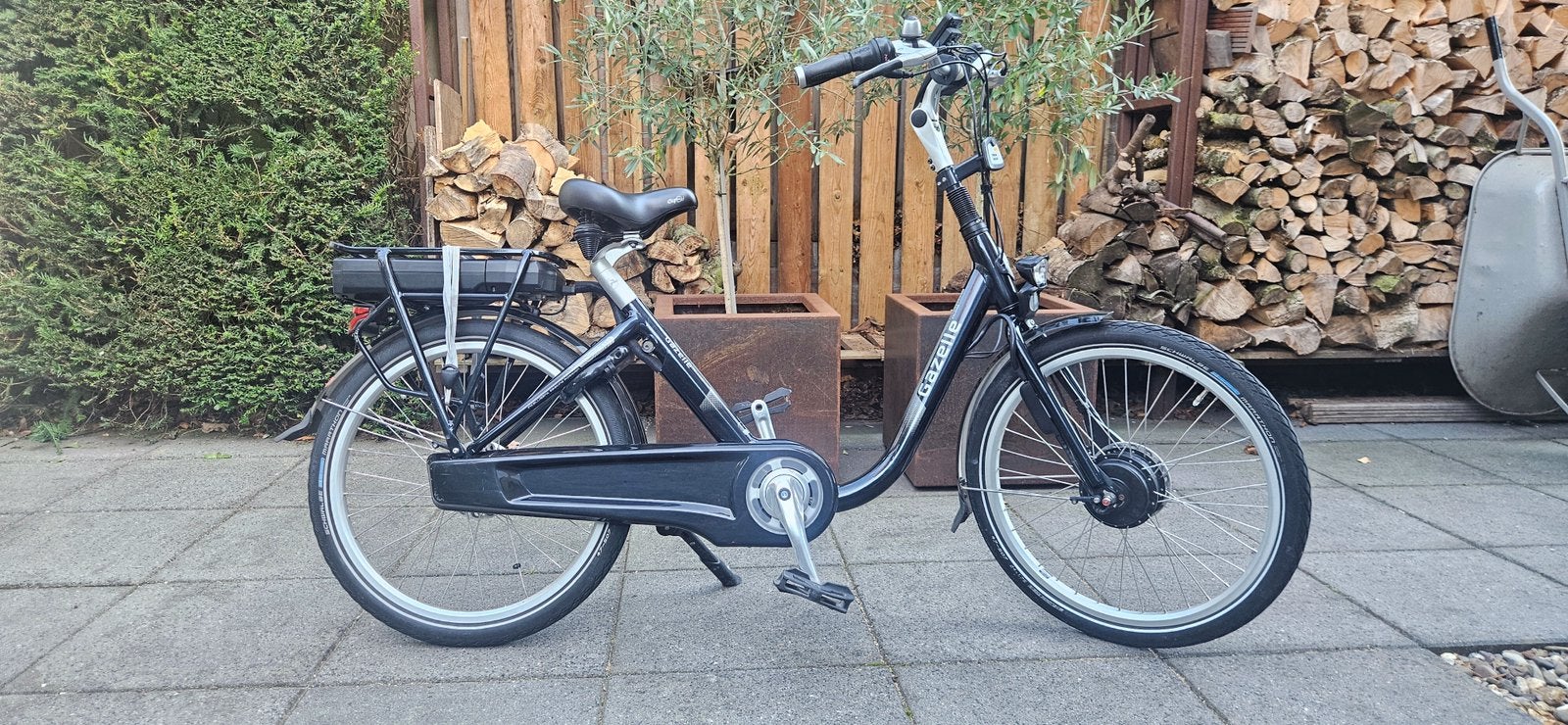 Te koop Gazelle Balance E bike, lage instap, Fietsen en Brommers, Ophalen, Zo goed als nieuw, 47 tot 51 cm, 50 km per accu of meer