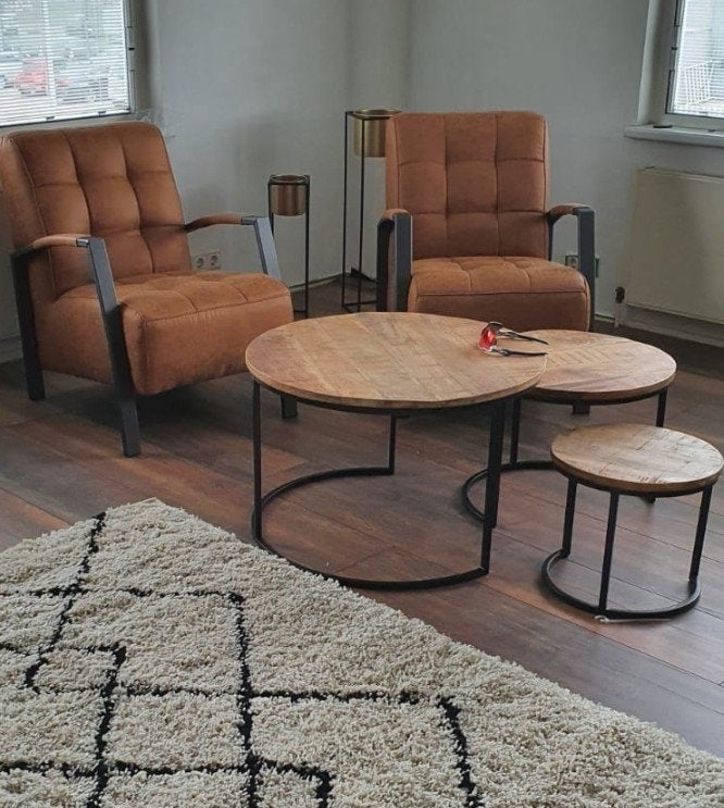Set van 2 cognac leren fauteuils met metalen frame, Ophalen, Modern, Industrieel, 75 tot 100 cm, Zo goed als nieuw
