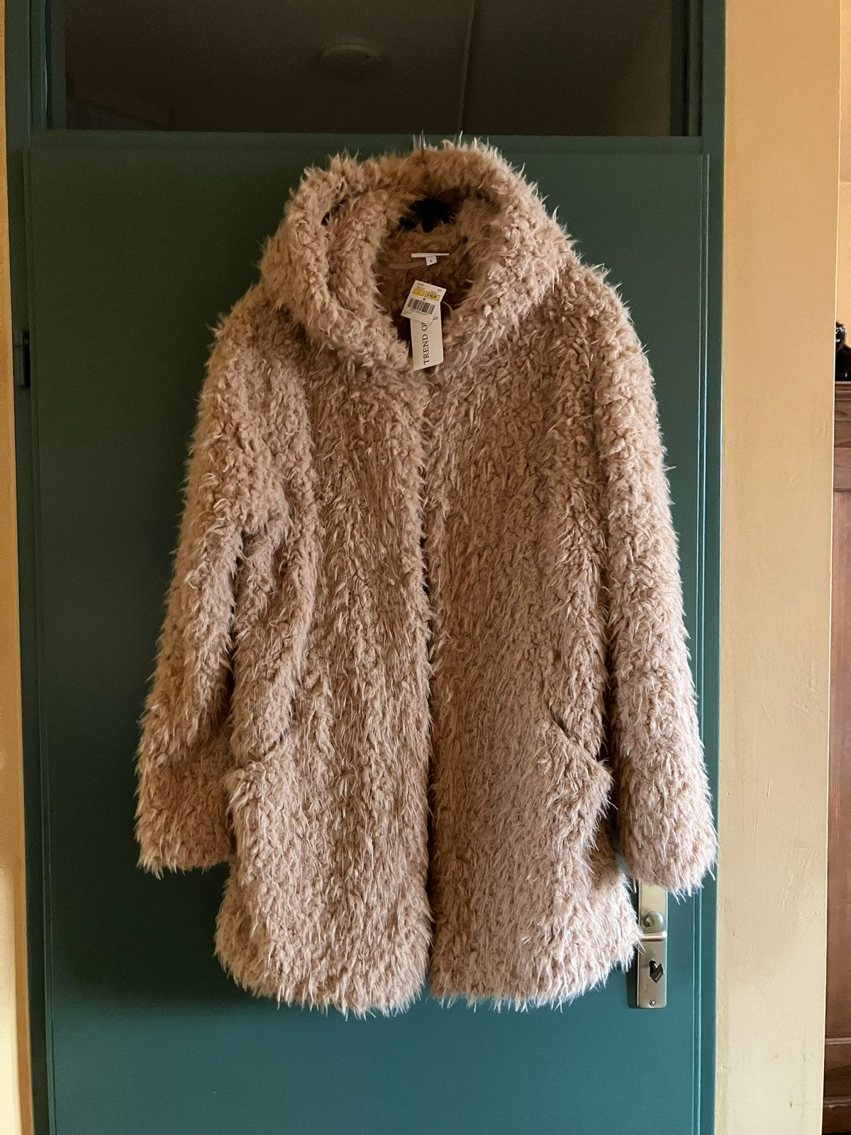 Teddy fluffy vest / jas. Gevoerd. Mt L. Nieuw!, Ophalen of Verzenden, Nieuw, Maat 42/44 (L), Beige