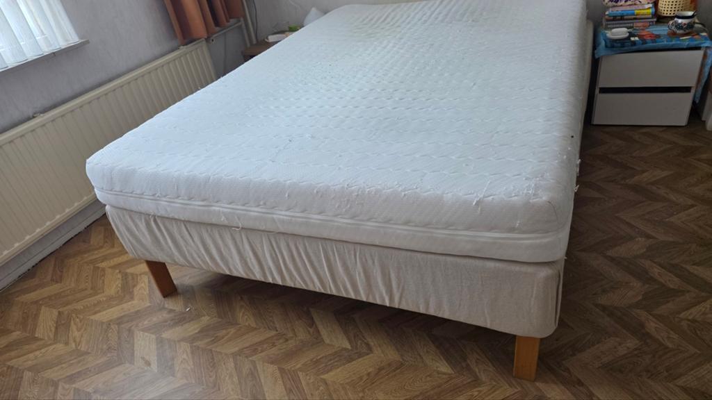 Ikea boxspring 140x200 met matras, Ophalen, Gebruikt, Beige, Tweepersoons